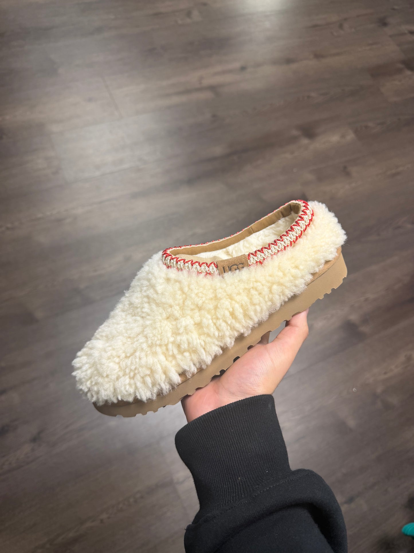 UGG Tasman “Cream Cherry”