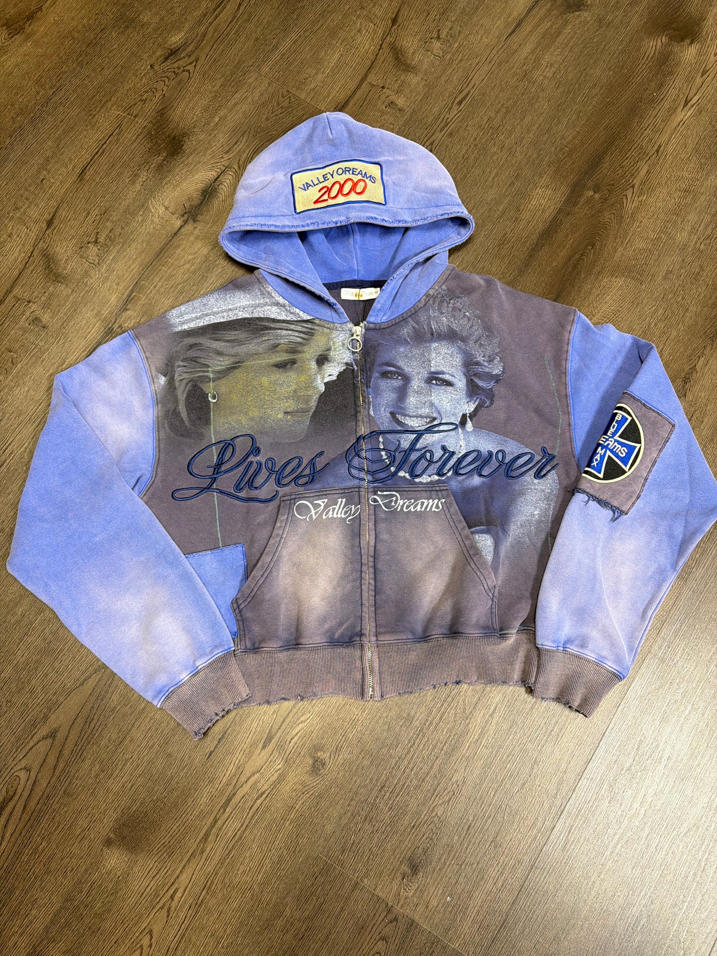 Valley Dreams Queen Zip Up