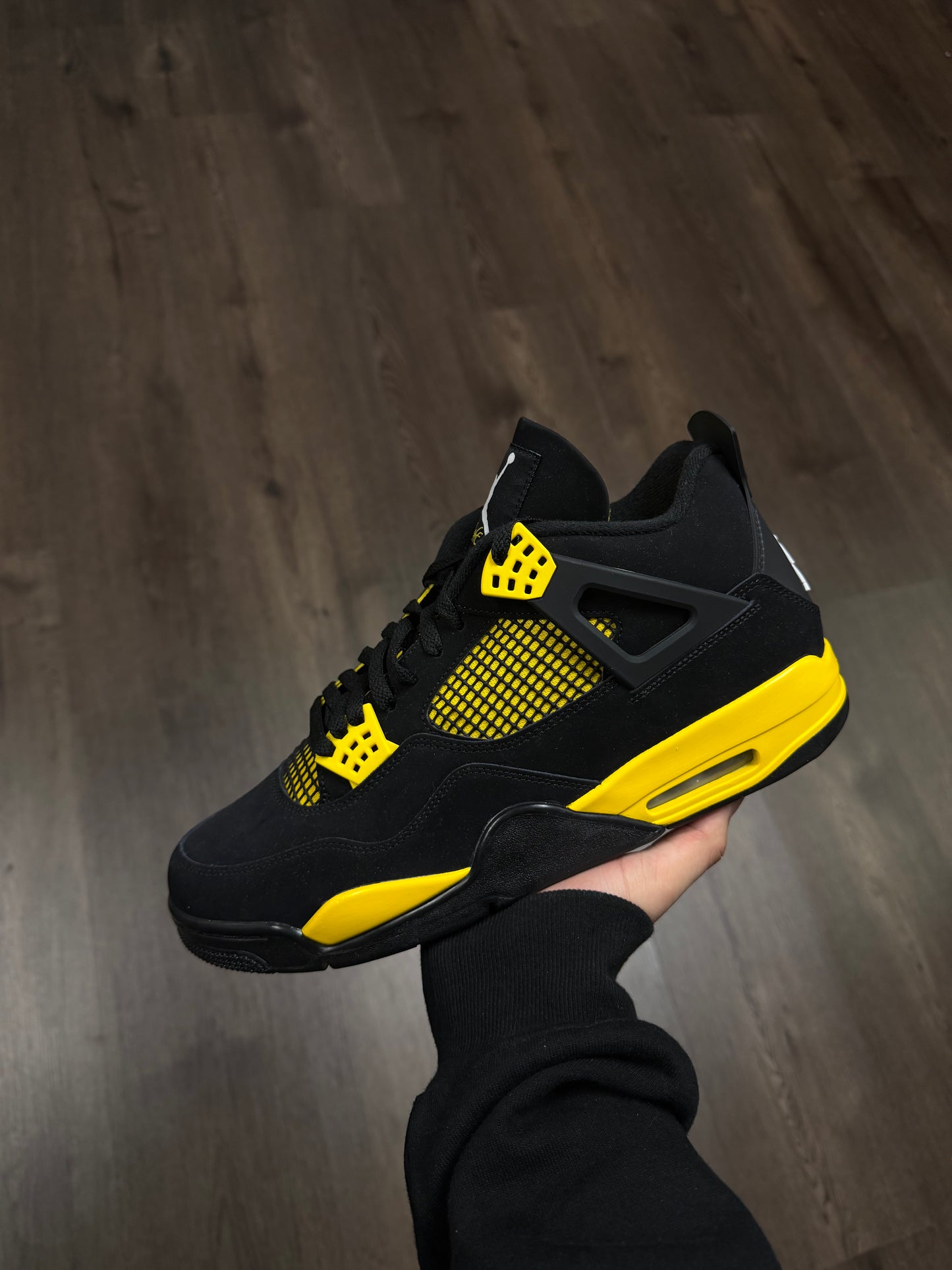 Jordan 4 “Thunder”
