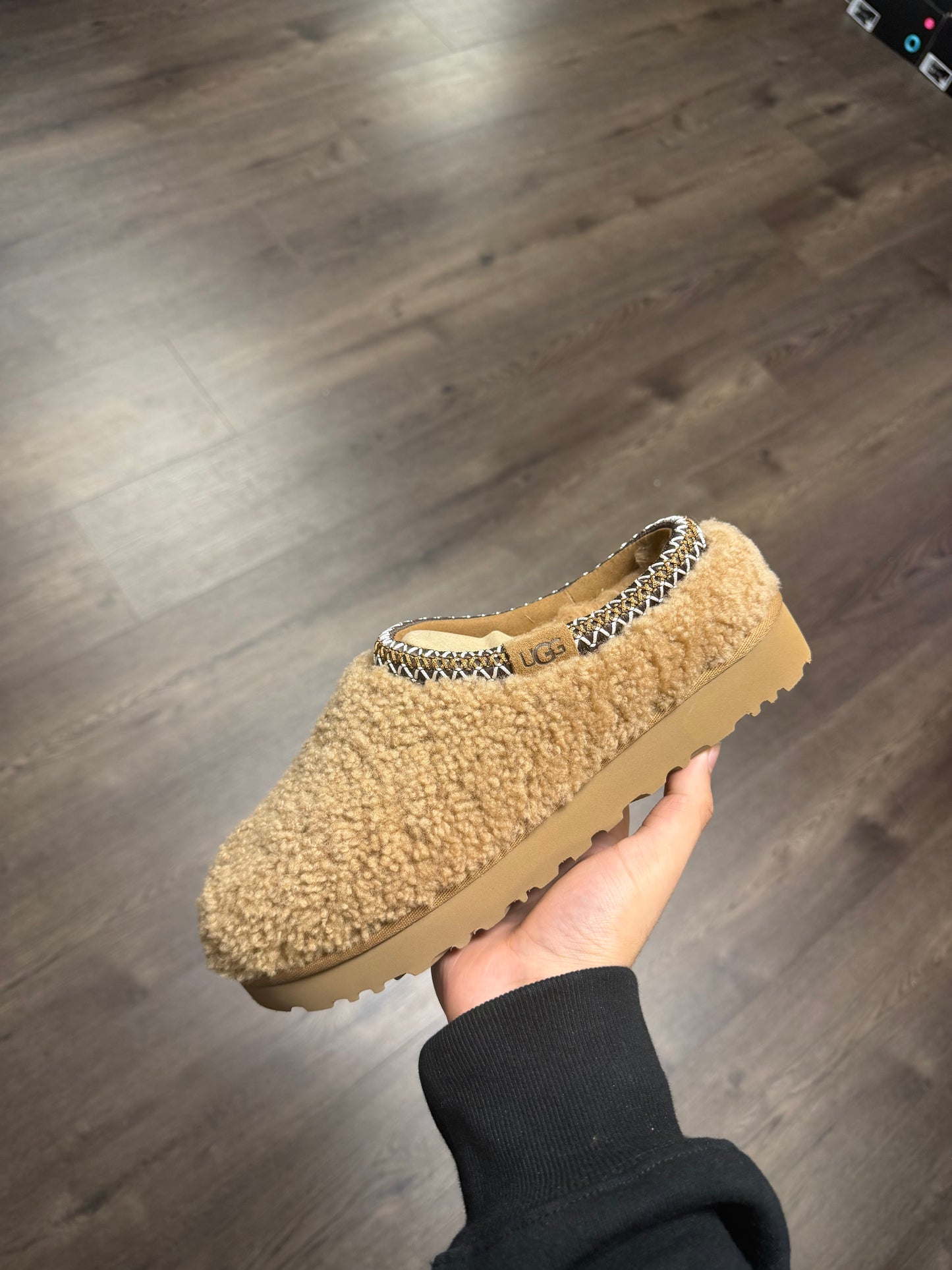 UGG Tasman Curly “Chestnut”