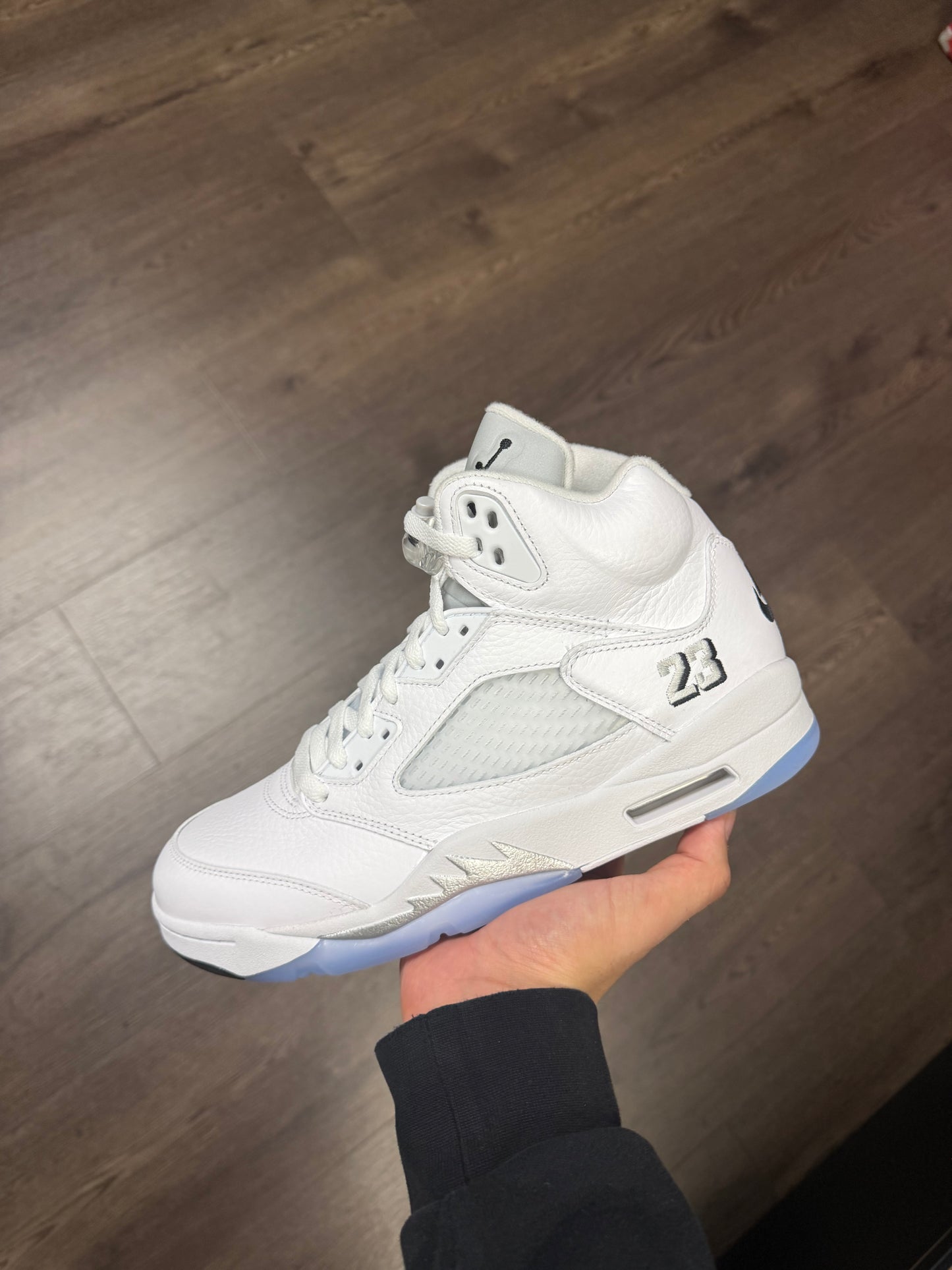 Jordan 5 “White Metallic”