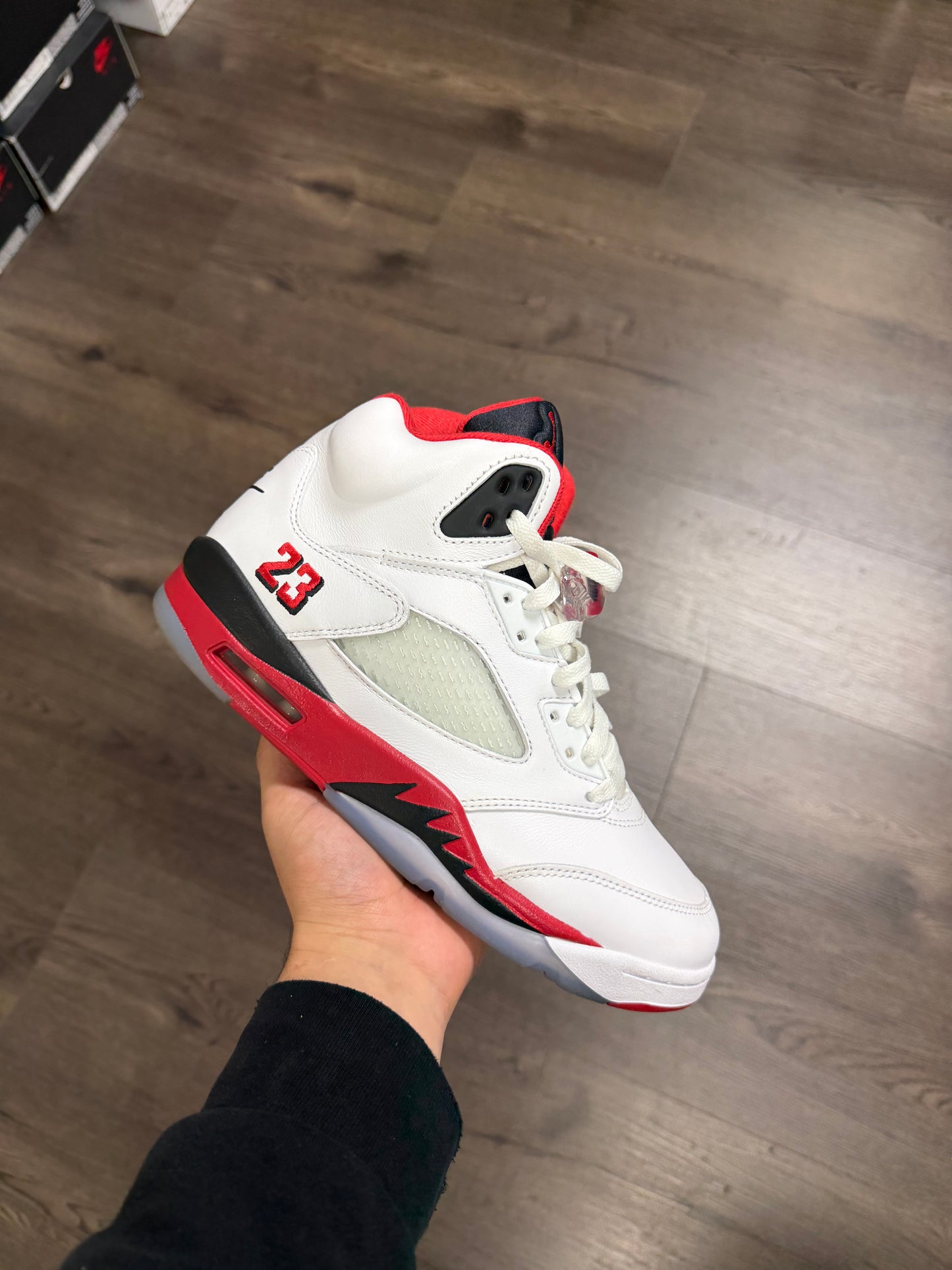 Jordan 5 “Fire Red”