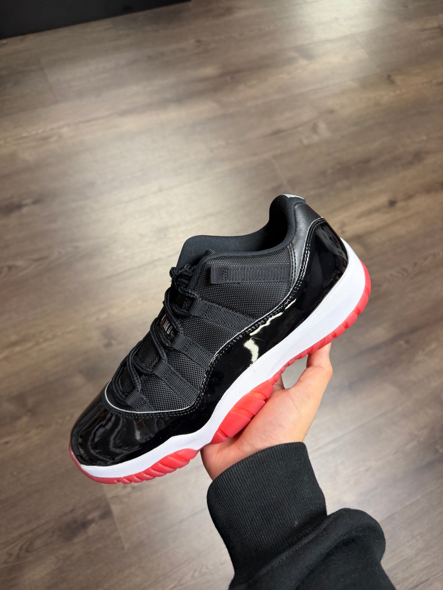 Jordan 11 Low “Bred”