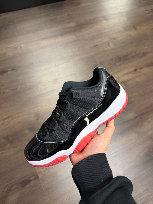 Jordan 11 Low “Bred”