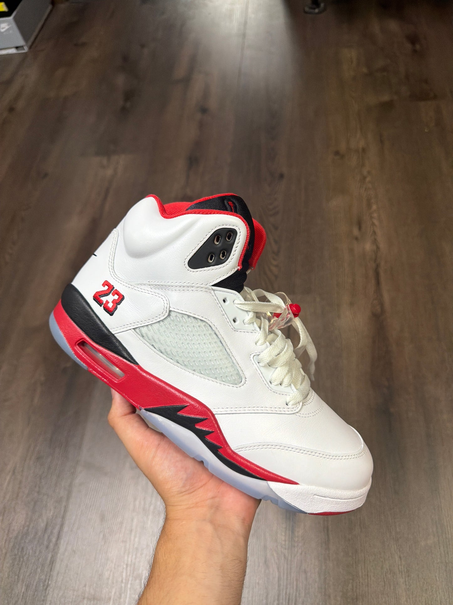 Jordan 5 “Fire Red”