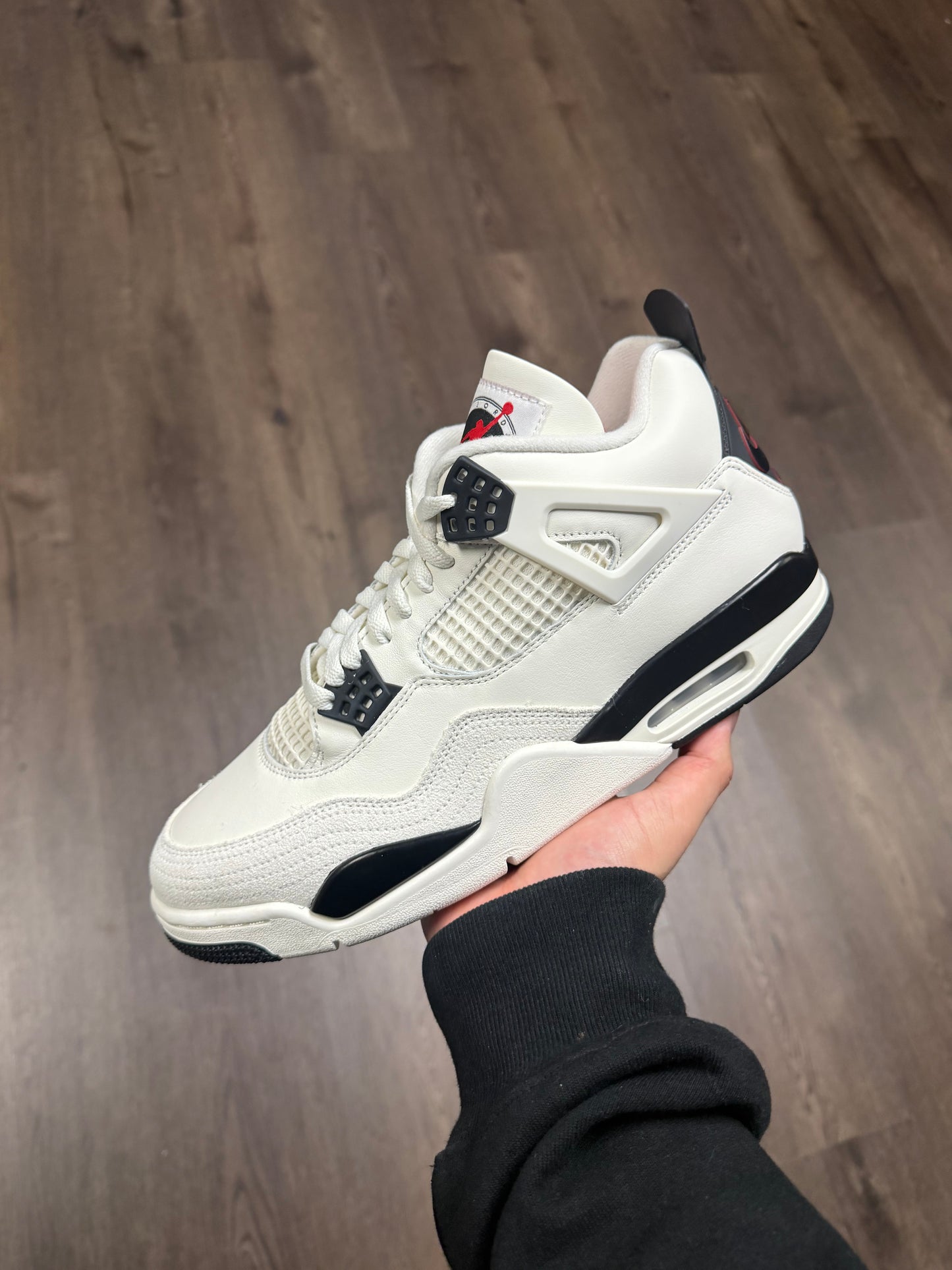 Jordan 4 “Flight Club”