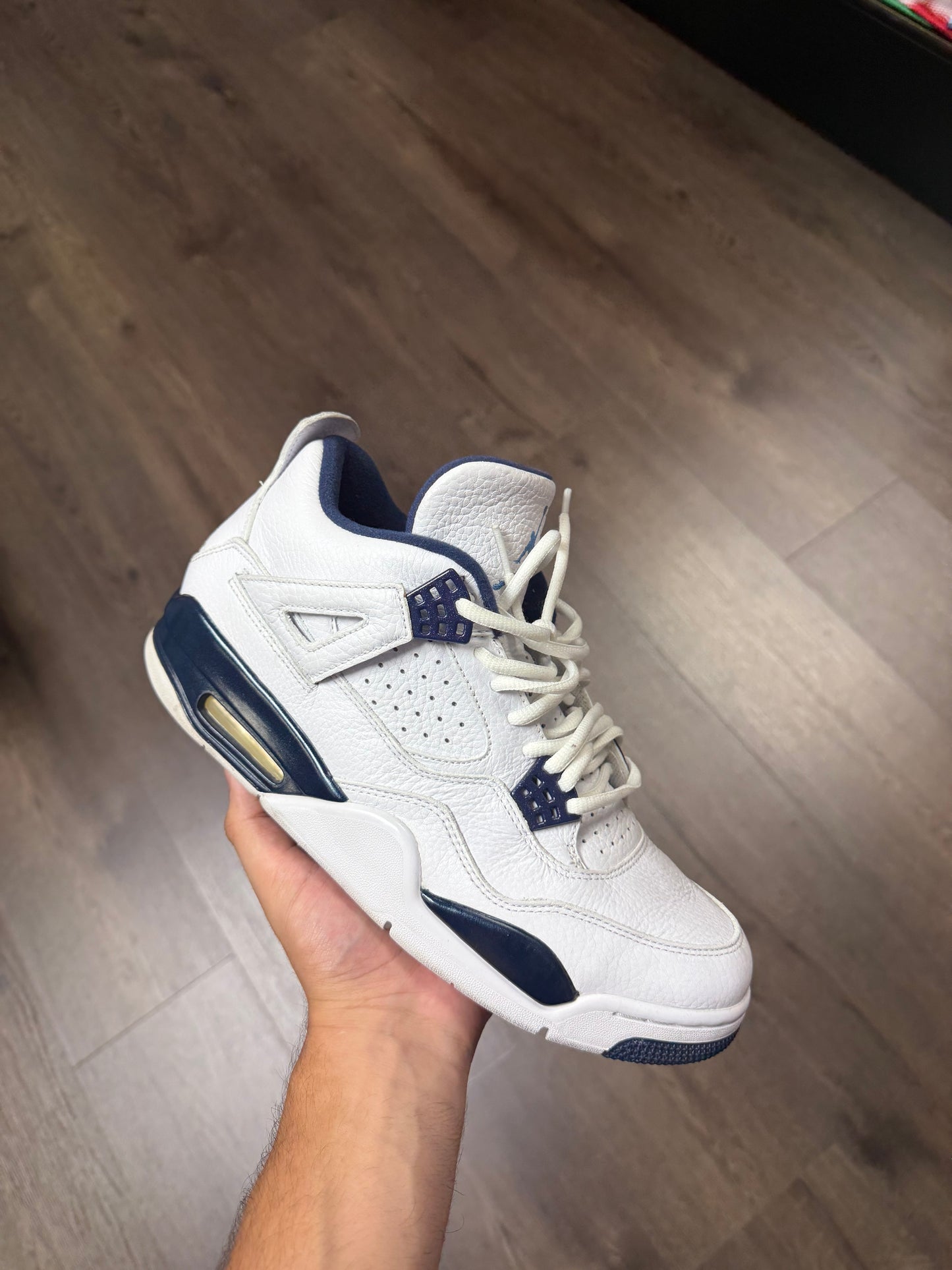 Jordan 4 “Columbia”