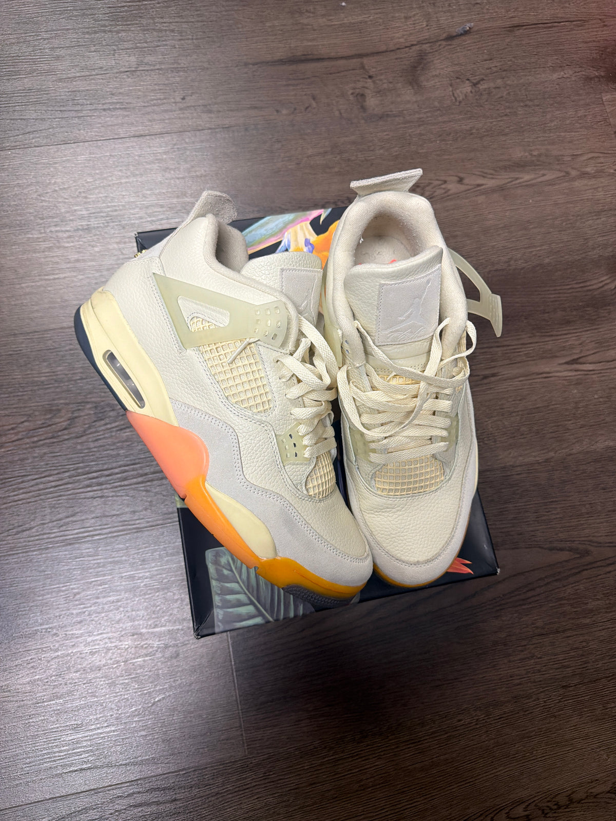 Jordan 4 “Birds of Paradise”
