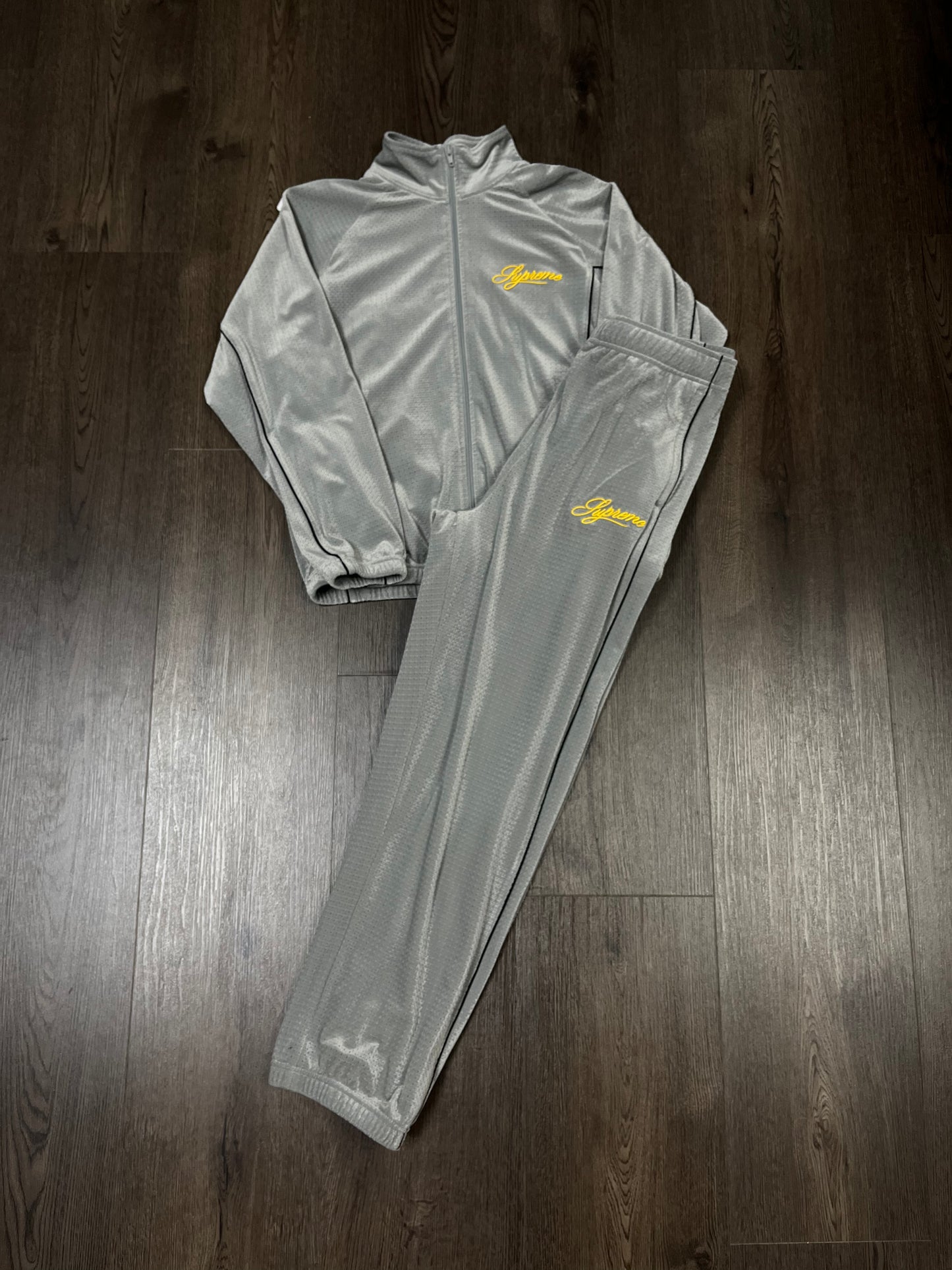 Supreme Grey/Yellow Velvet Full Set