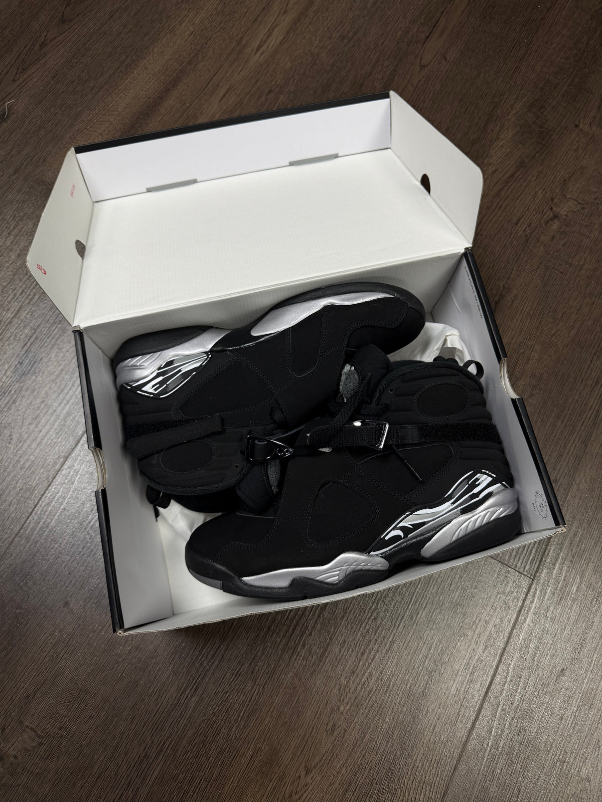 Jordan 8 “Chrome”