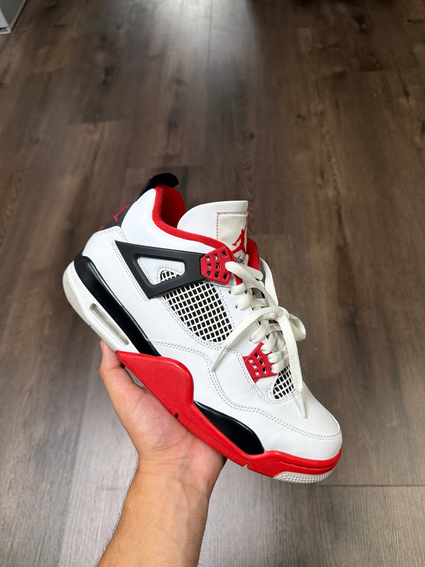 Jordan 4 “Fire Red”
